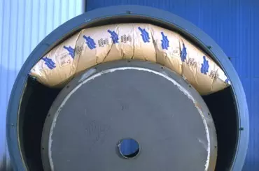 henger alakú acéltartály rögzítése Heavy rakományrögzítő légzsákkal